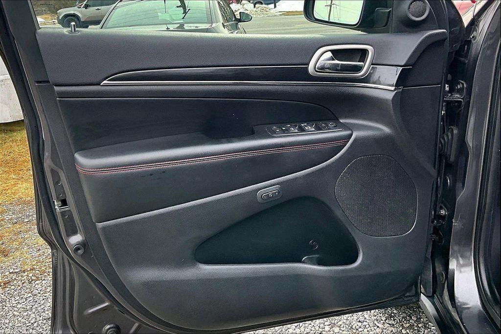 used 2017 Jeep Grand Cherokee car, priced at $10,946