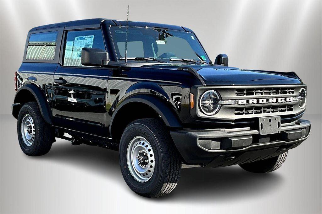 new 2025 Ford Bronco car, priced at $40,945