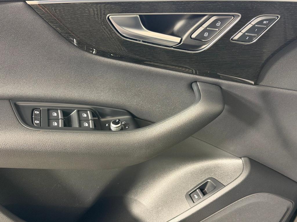 used 2023 Audi Q7 car, priced at $35,798