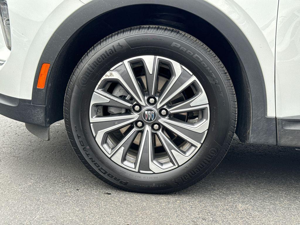 used 2025 Buick Envision car, priced at $24,510