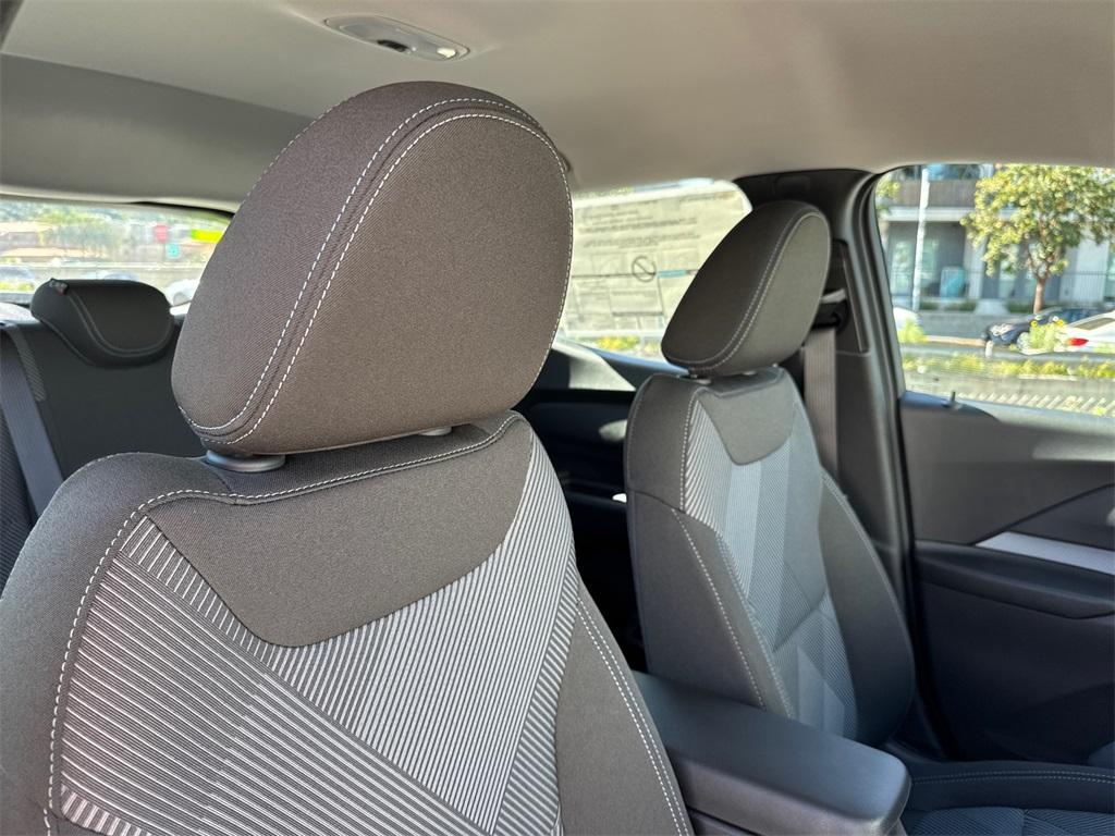 new 2027 Chevrolet Bolt car