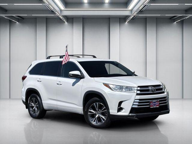 used 2018 Toyota Highlander car, priced at $22,835
