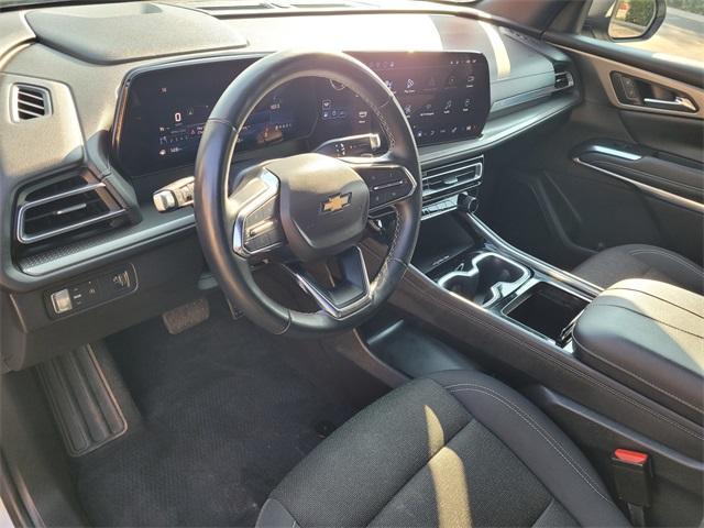 used 2024 Chevrolet Traverse car, priced at $33,028