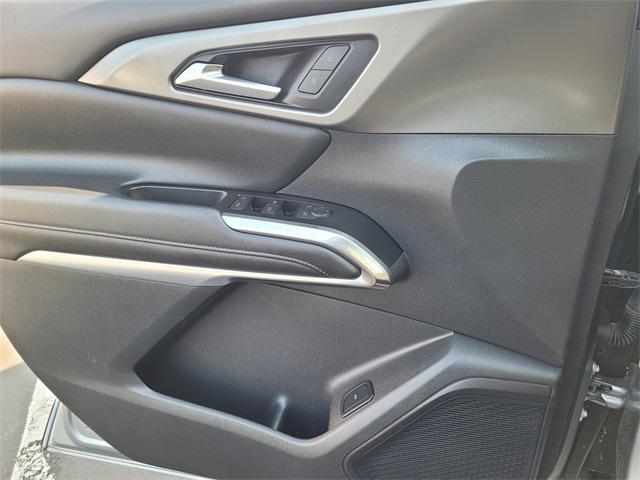 used 2024 Chevrolet Traverse car, priced at $33,028