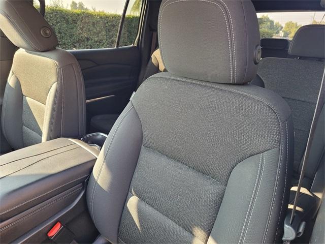 used 2024 Chevrolet Traverse car, priced at $33,028