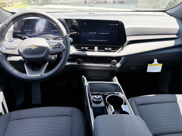 new 2026 Chevrolet Equinox car, priced at $31,825
