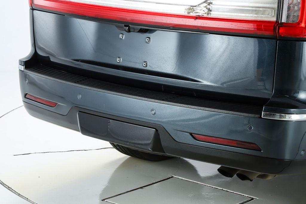 used 2021 Lincoln Navigator car, priced at $35,835