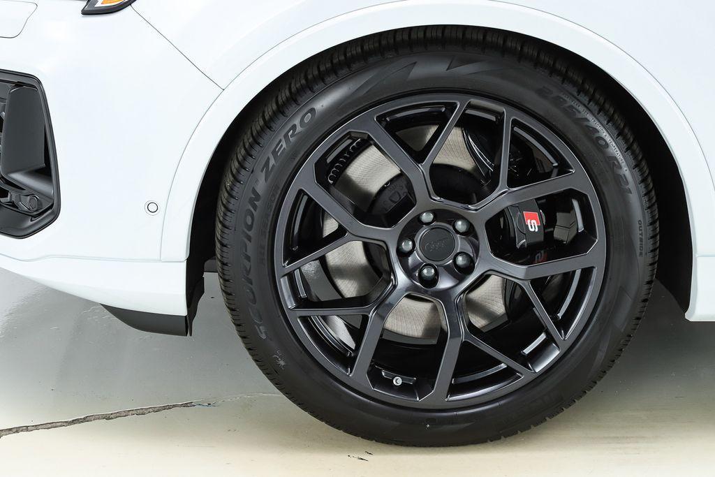 new 2026 Audi SQ7 car, priced at $103,000