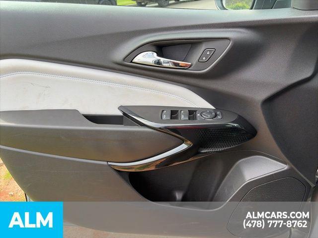 used 2025 Chevrolet Trax car, priced at $22,164