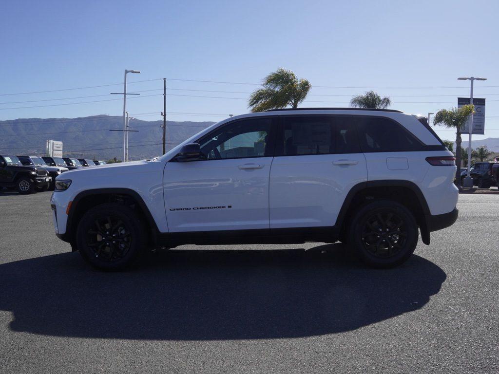 new 2026 Jeep Grand Cherokee car, priced at $34,678