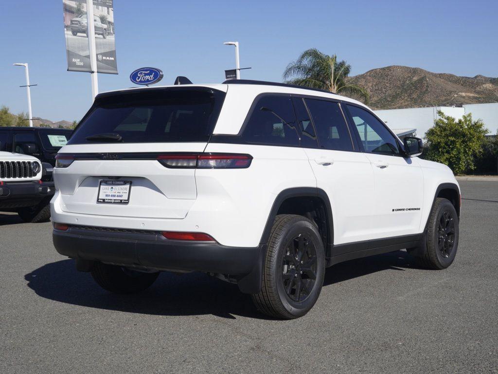 new 2026 Jeep Grand Cherokee car, priced at $34,678
