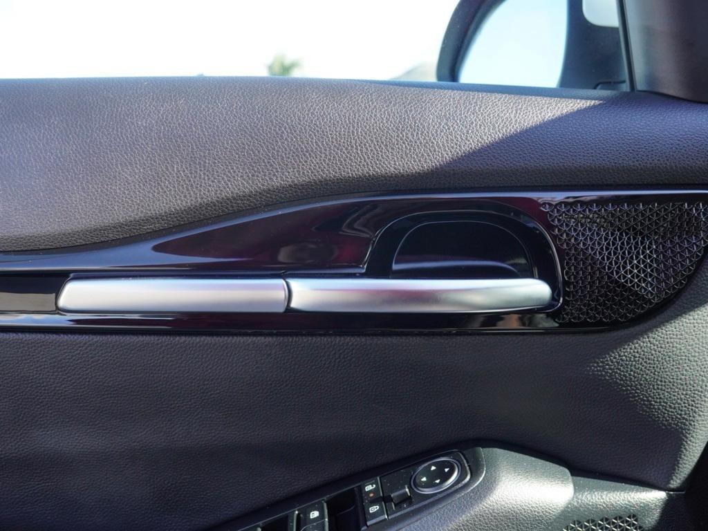 used 2025 Kia Seltos car, priced at $24,084