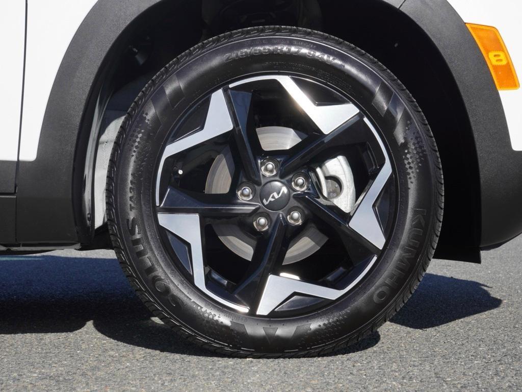 used 2025 Kia Seltos car, priced at $24,084