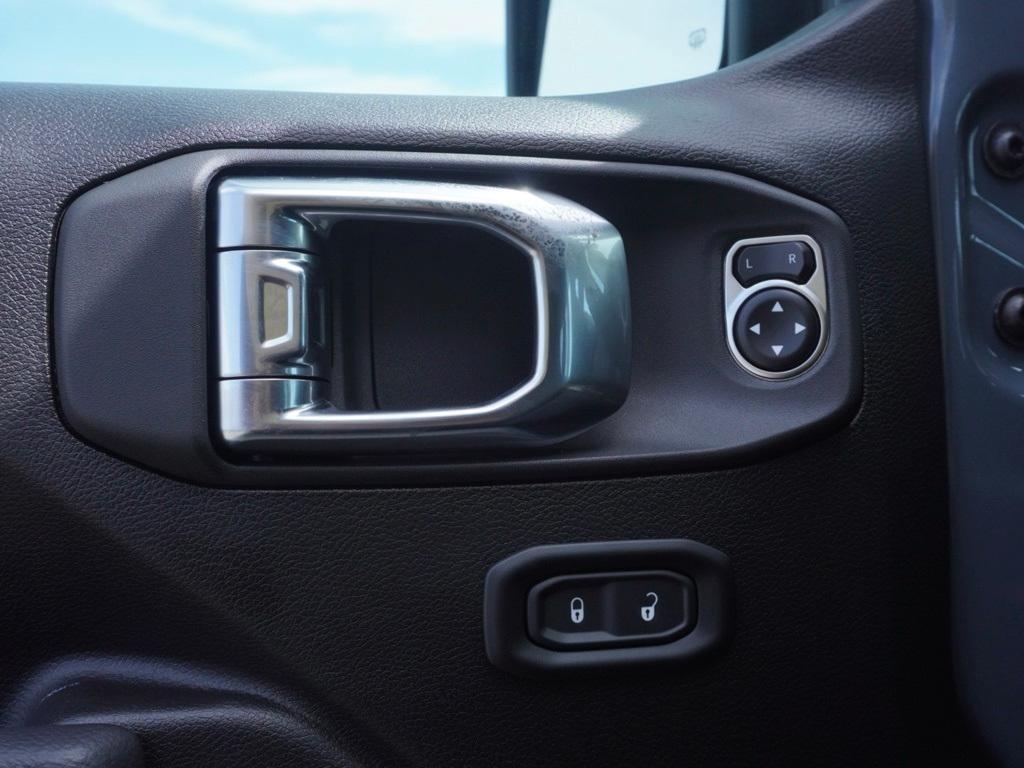 new 2025 Jeep Gladiator car, priced at $32,245