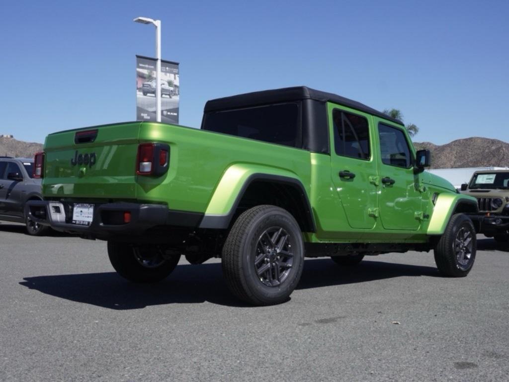 new 2025 Jeep Gladiator car, priced at $32,030