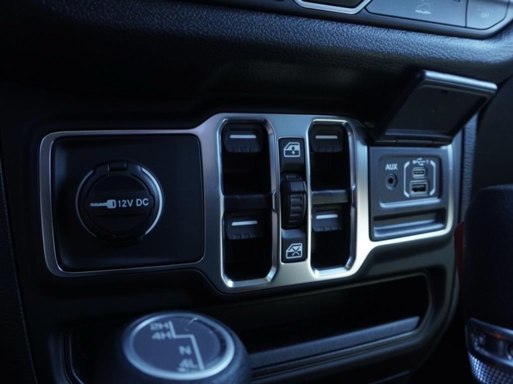 new 2025 Jeep Gladiator car, priced at $32,030