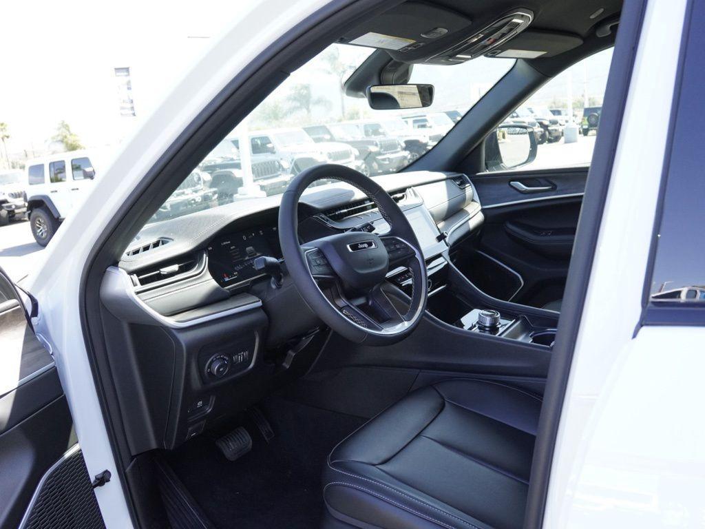 new 2026 Jeep Grand Cherokee car, priced at $39,395