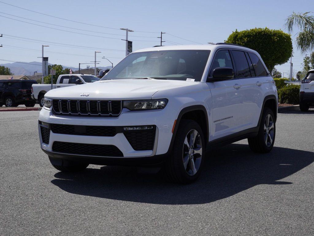 new 2026 Jeep Grand Cherokee car, priced at $39,395
