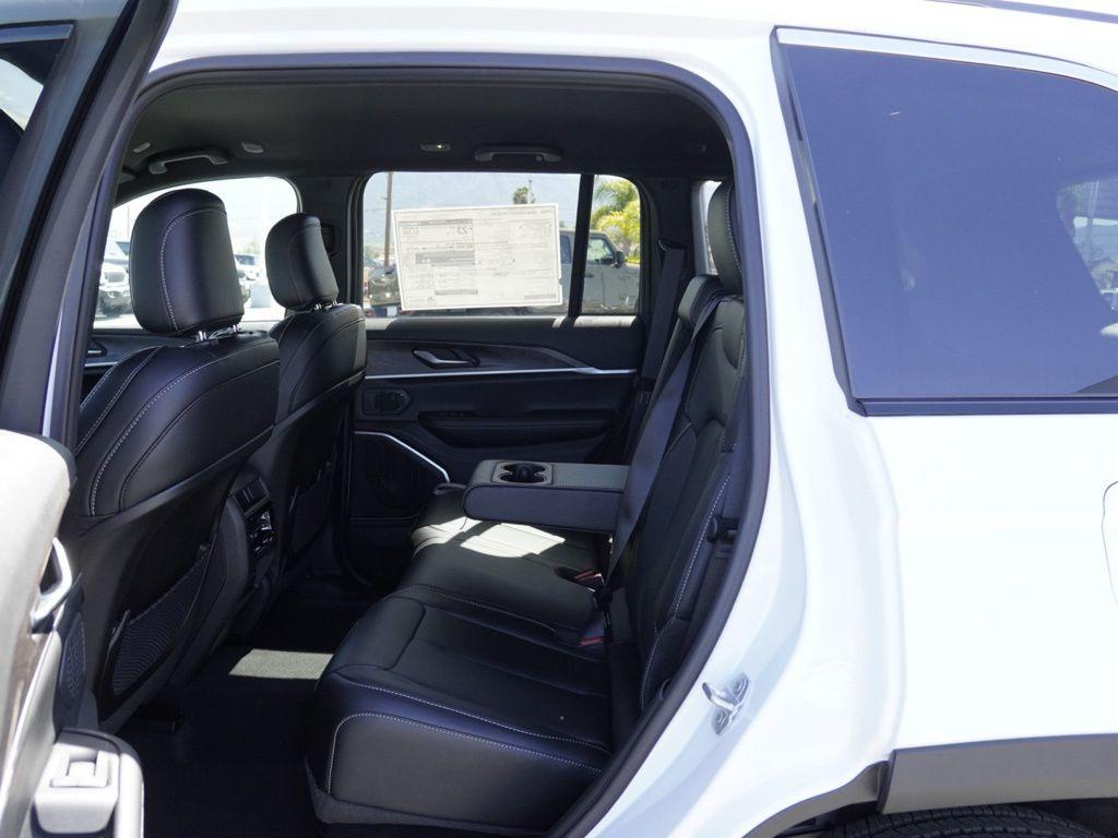 new 2026 Jeep Grand Cherokee car, priced at $39,395