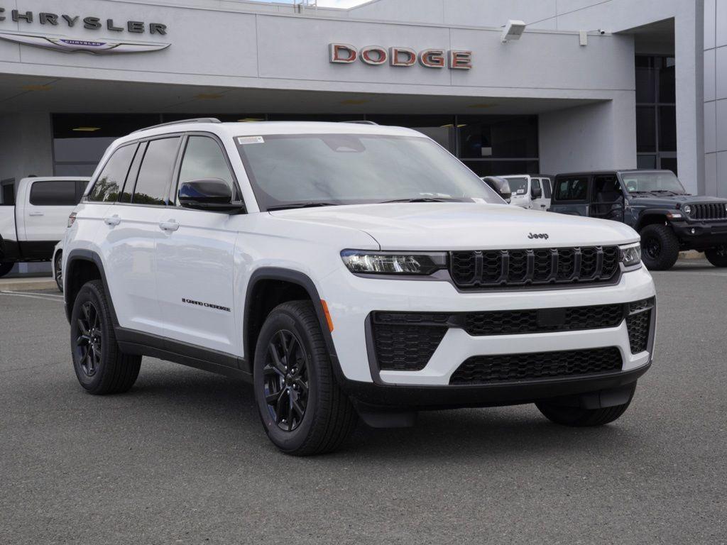 new 2026 Jeep Grand Cherokee car, priced at $37,925