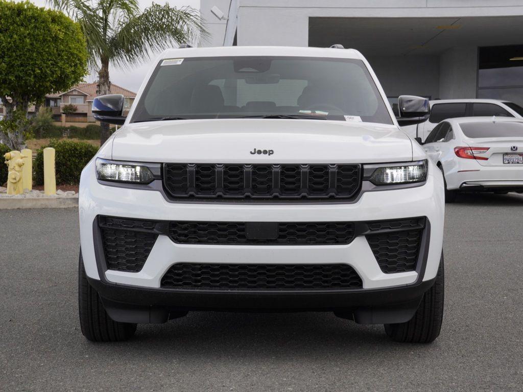 new 2026 Jeep Grand Cherokee car, priced at $37,925