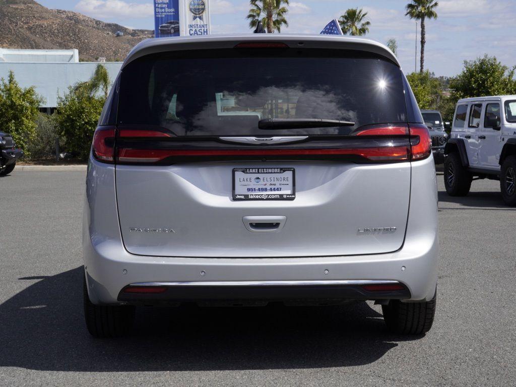 used 2024 Chrysler Pacifica car, priced at $31,647