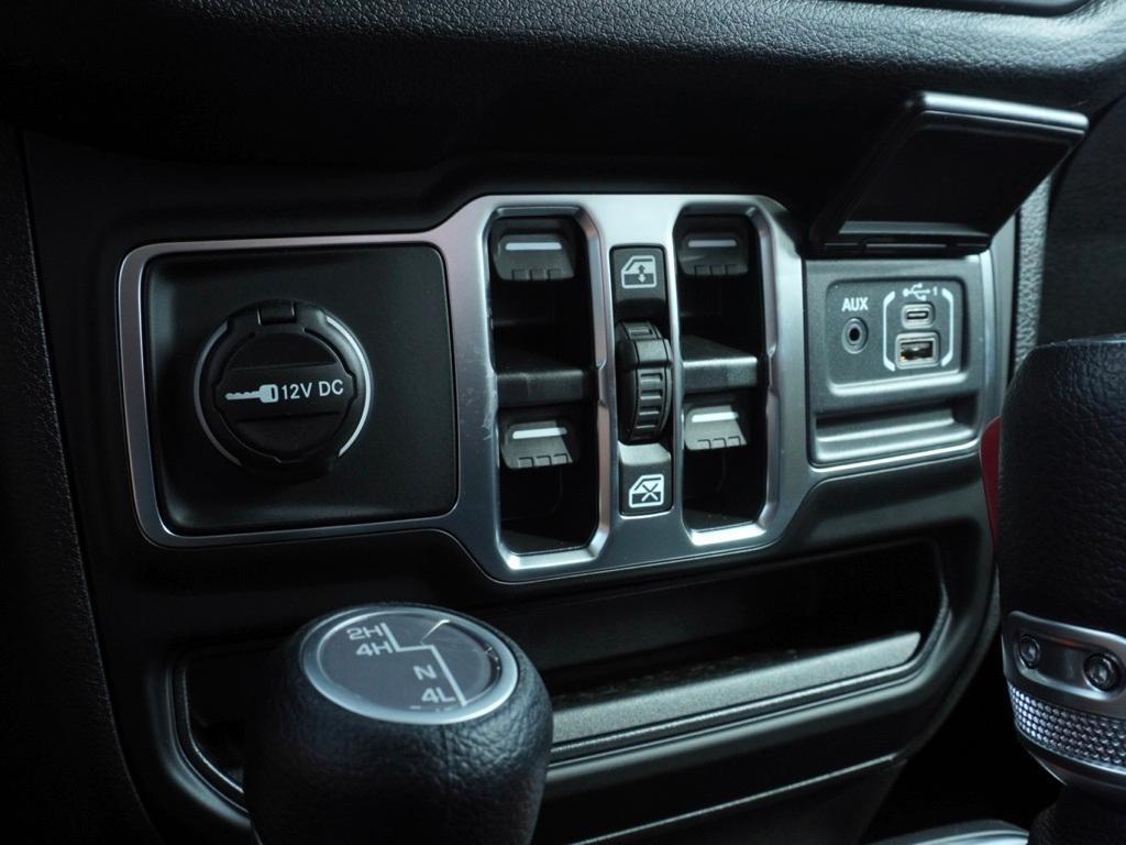 new 2025 Jeep Gladiator car, priced at $31,559