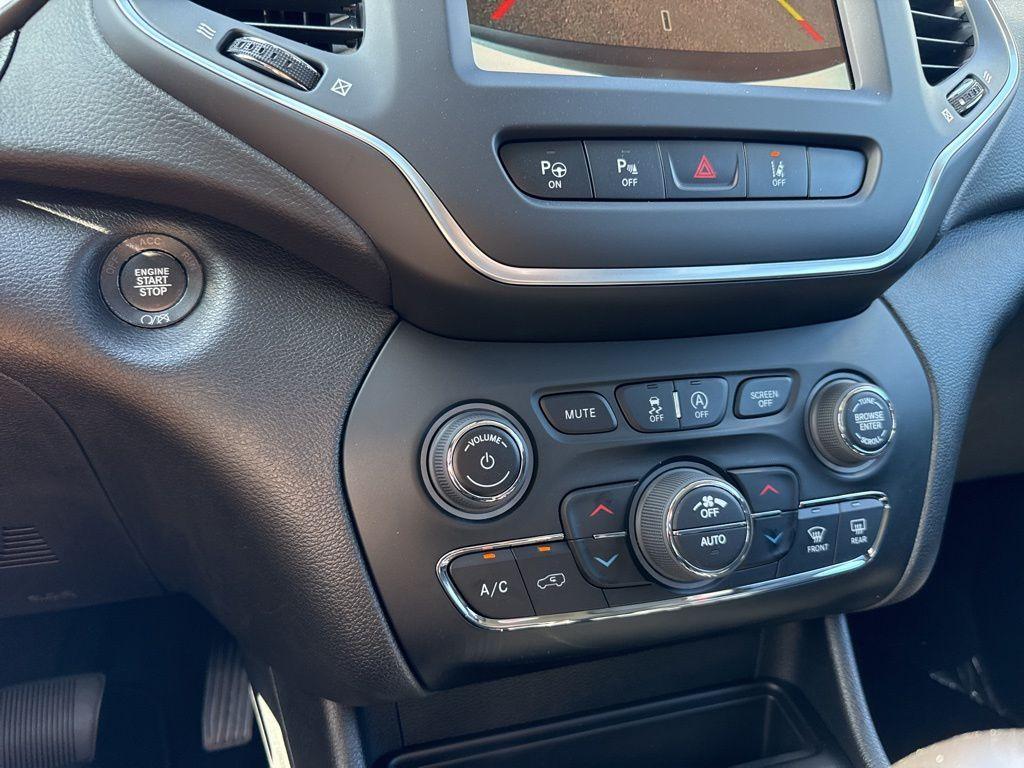 new 2023 Jeep Cherokee car, priced at $29,495