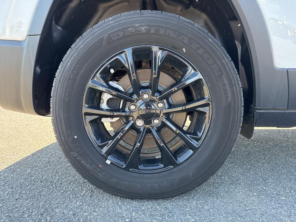 new 2023 Jeep Cherokee car, priced at $28,558