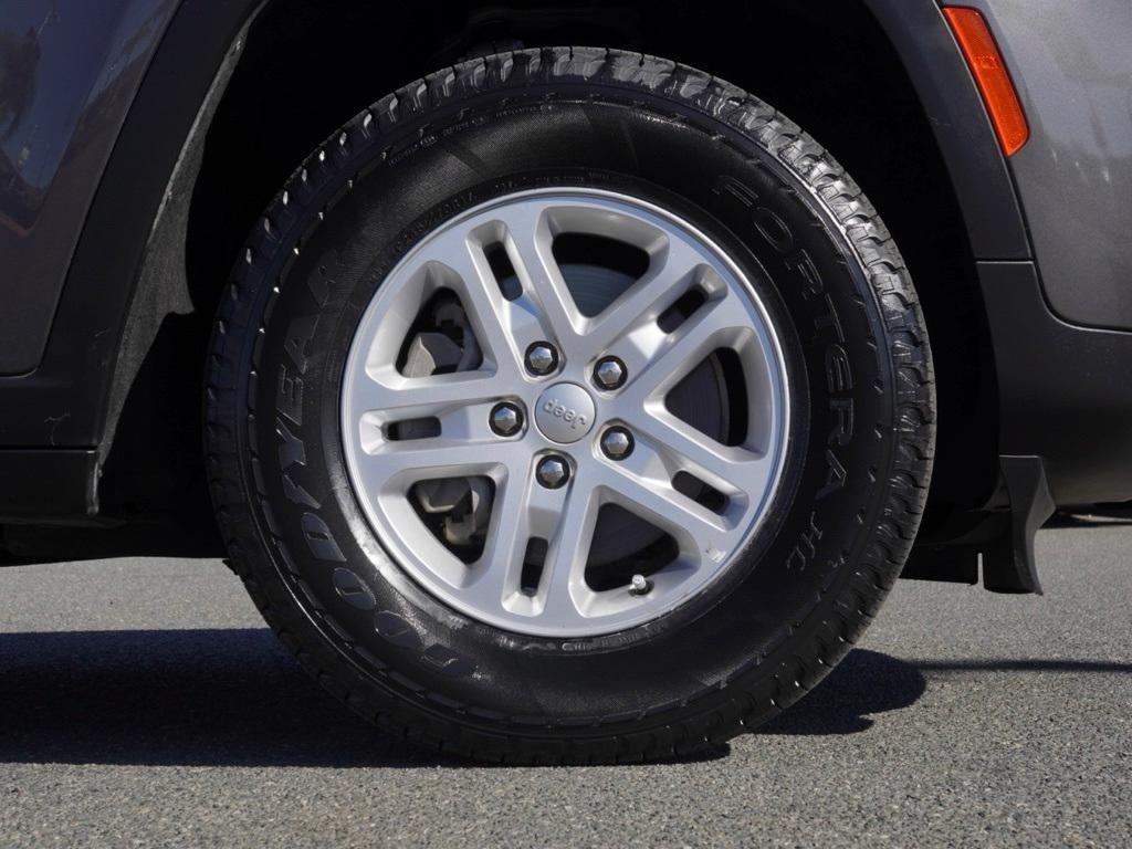 used 2022 Jeep Grand Cherokee car, priced at $26,570