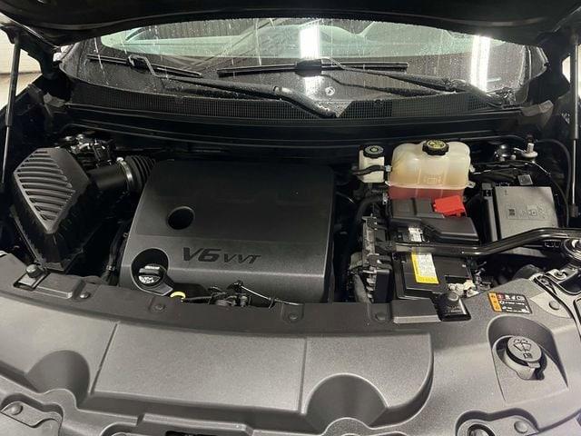 used 2021 Chevrolet Traverse car, priced at $17,000