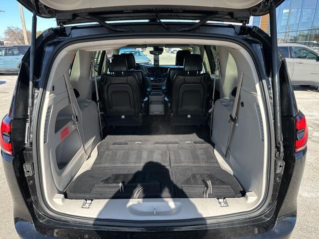 used 2023 Chrysler Pacifica car, priced at $23,622
