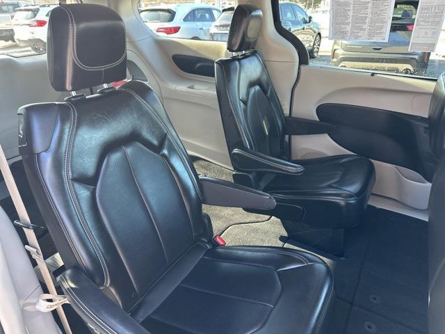 used 2023 Chrysler Pacifica car, priced at $23,622