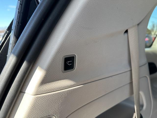 used 2023 Chrysler Pacifica car, priced at $23,622