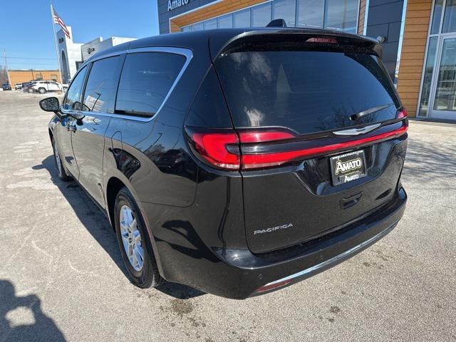 used 2023 Chrysler Pacifica car, priced at $23,622