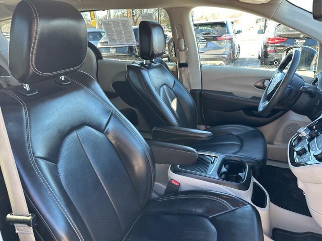 used 2023 Chrysler Pacifica car, priced at $23,622