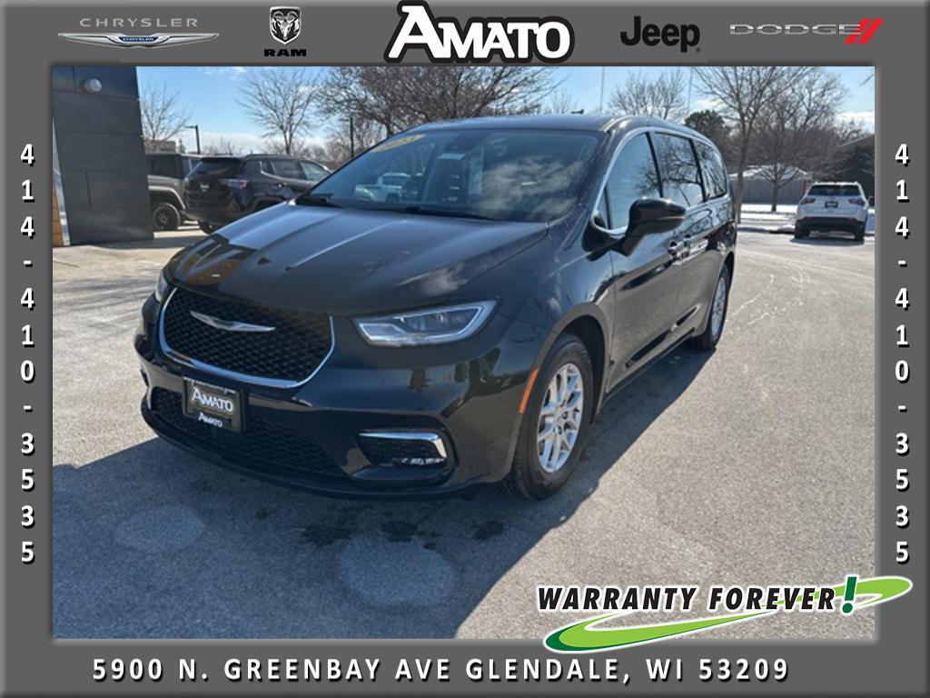 used 2023 Chrysler Pacifica car, priced at $23,622
