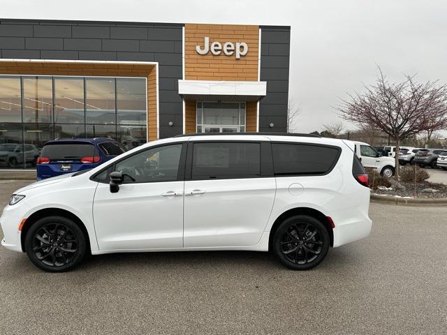 new 2026 Chrysler Pacifica car, priced at $50,928