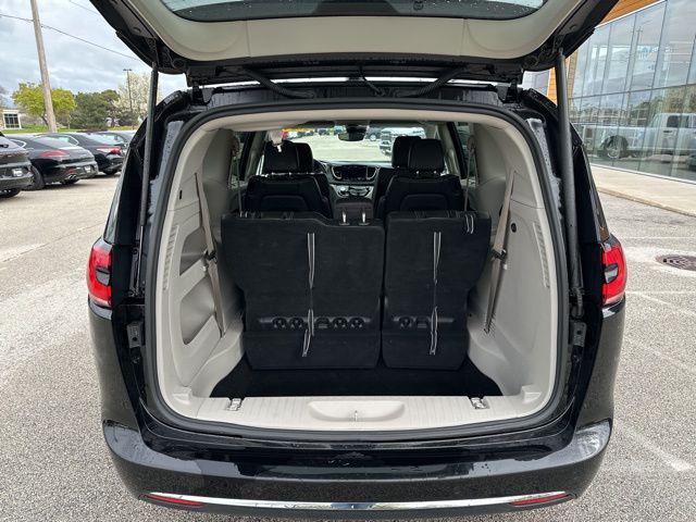 used 2024 Chrysler Pacifica car, priced at $25,569