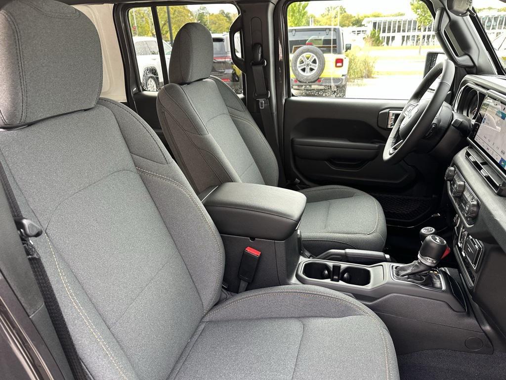 new 2026 Jeep Wrangler car, priced at $47,365