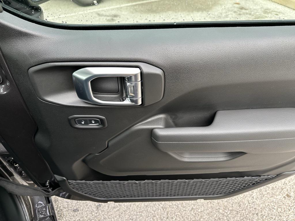 new 2026 Jeep Wrangler car, priced at $47,365