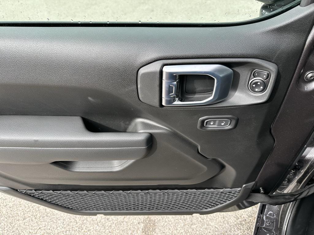 new 2026 Jeep Wrangler car, priced at $47,365