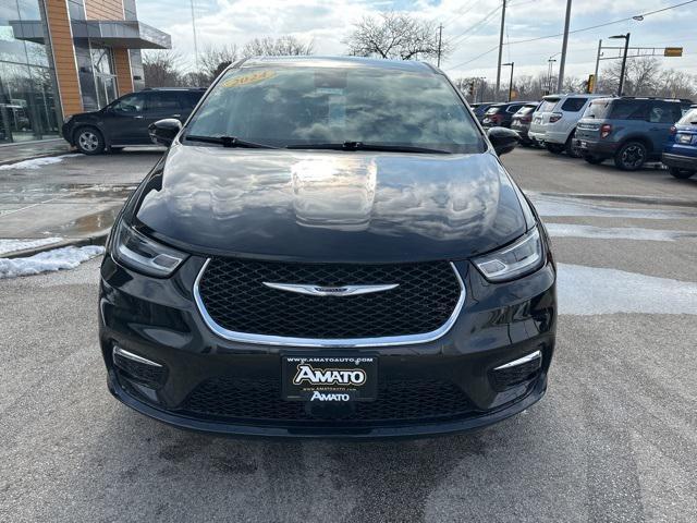 used 2024 Chrysler Pacifica car, priced at $26,897