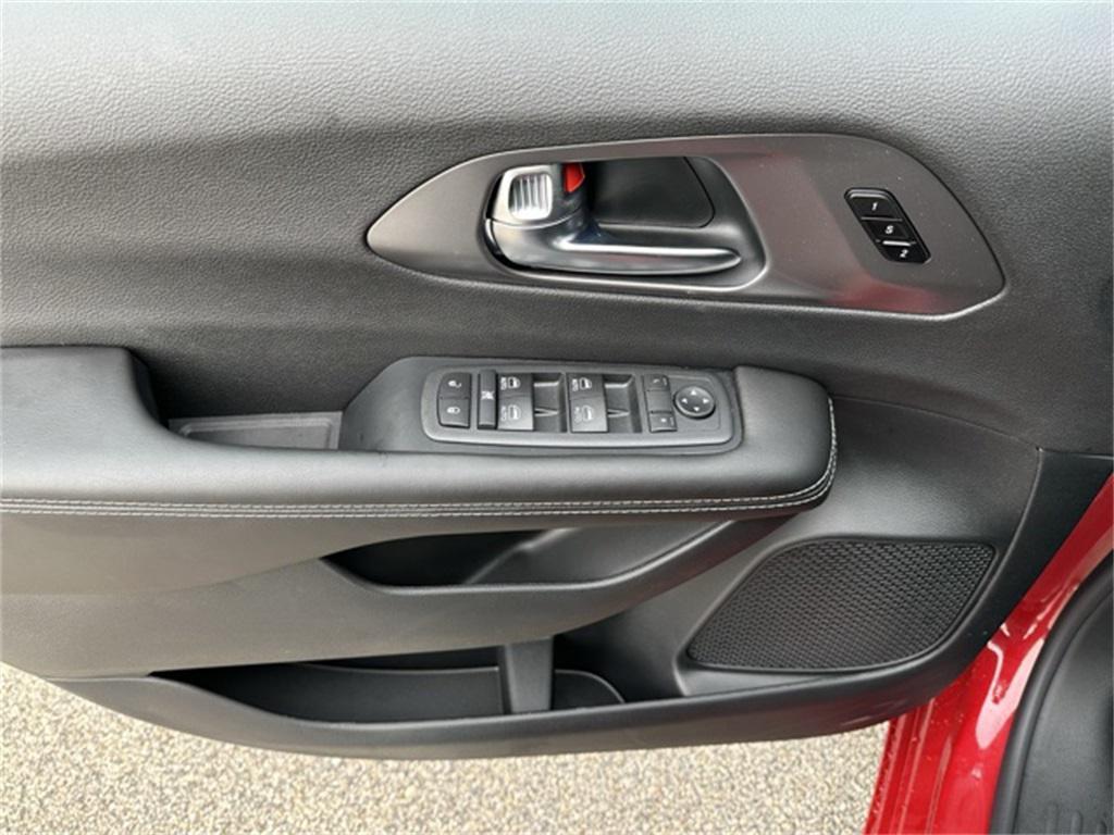 new 2026 Chrysler Pacifica car, priced at $44,323