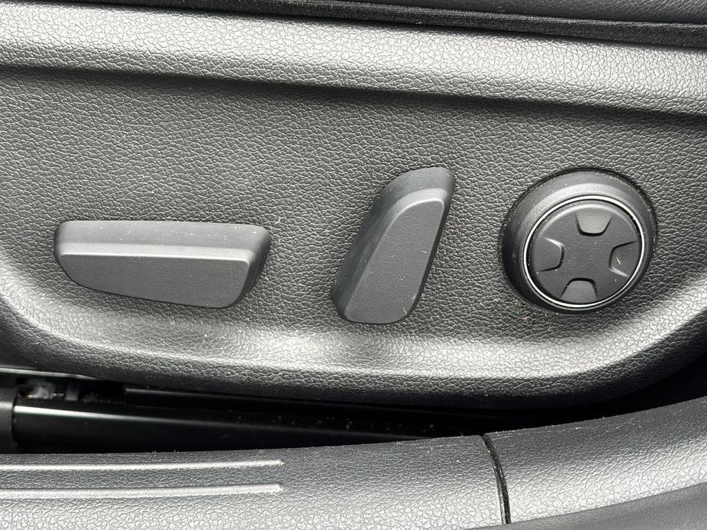 used 2022 Genesis G70 car, priced at $26,700