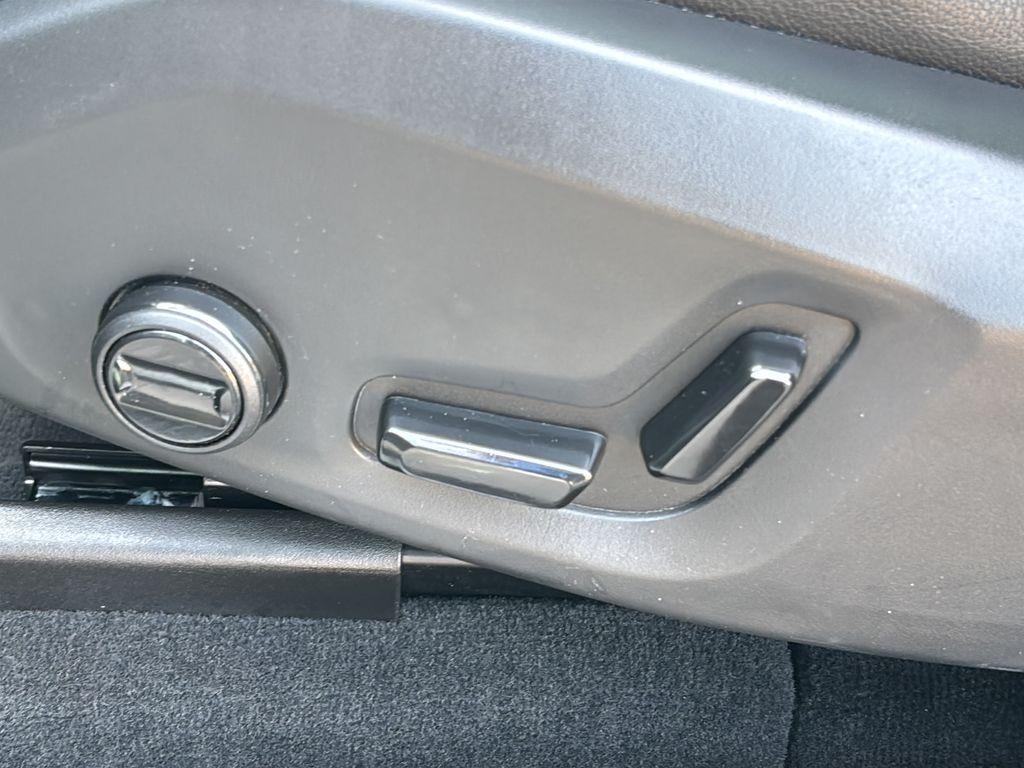 used 2024 Volvo XC60 Recharge Plug-In Hybrid car, priced at $36,700