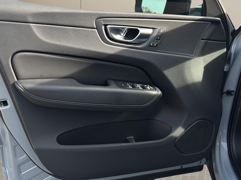 used 2024 Volvo XC60 Recharge Plug-In Hybrid car, priced at $36,700