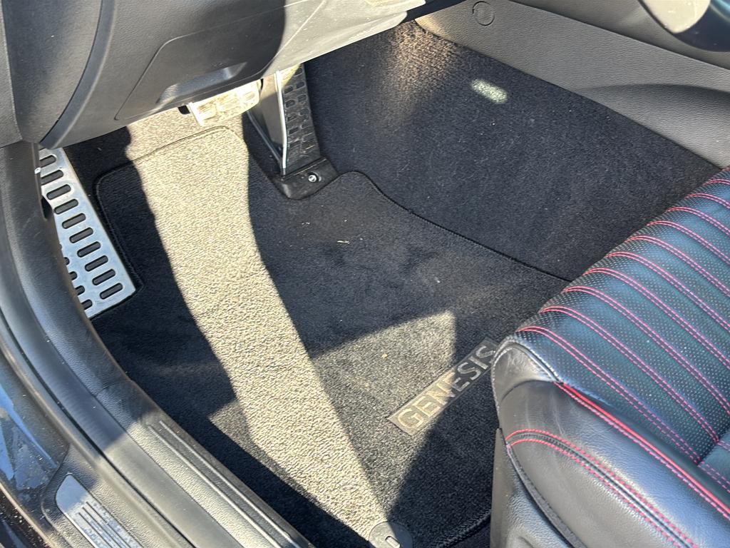 used 2023 Genesis G70 car, priced at $27,300