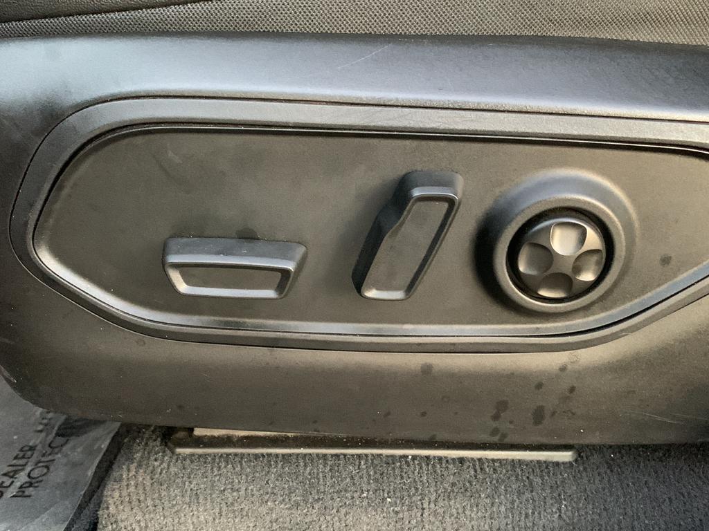 used 2024 Jeep Grand Cherokee car, priced at $28,300