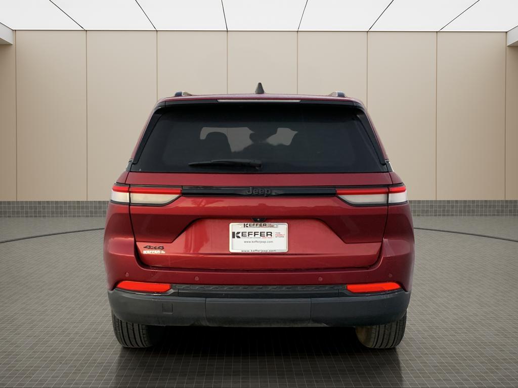 used 2024 Jeep Grand Cherokee car, priced at $28,300